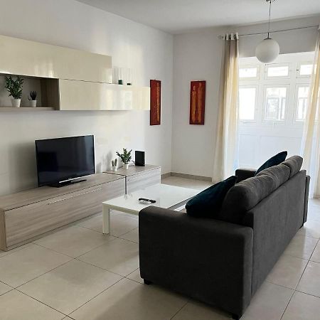 Superb 3Br Apt Close To Seafront グジラ エクステリア 写真